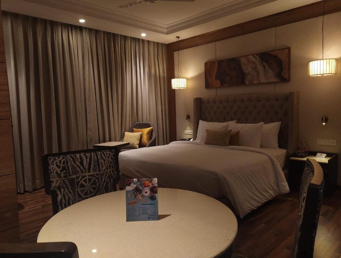 Maryland Group Hotel Zirakpur Exterior foto