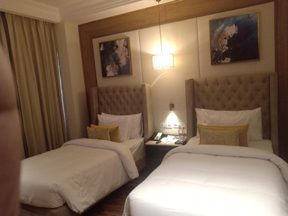 Maryland Group Hotel Zirakpur Exterior foto